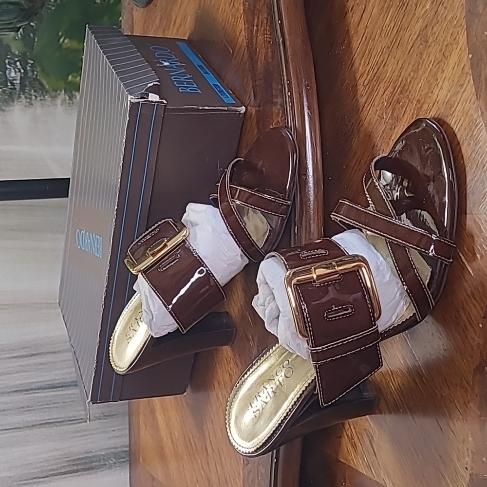 Franco Sarto Womens 7.5 patent leather gold buckle sandals rich luscious brown